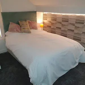 Guest house Lyndene House United Kingdom