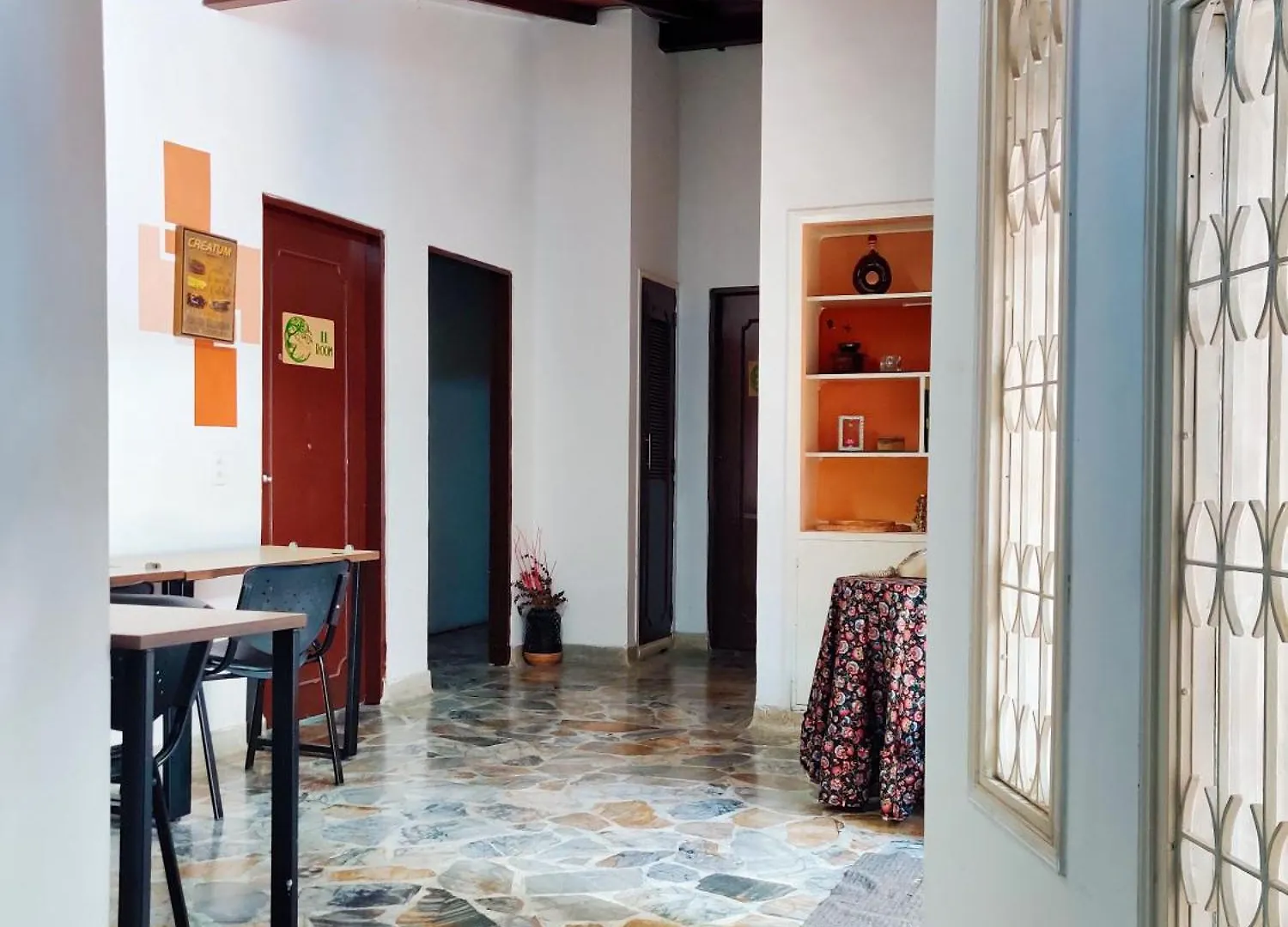 Guest house Lady Mom Hostal Medellin Colombia